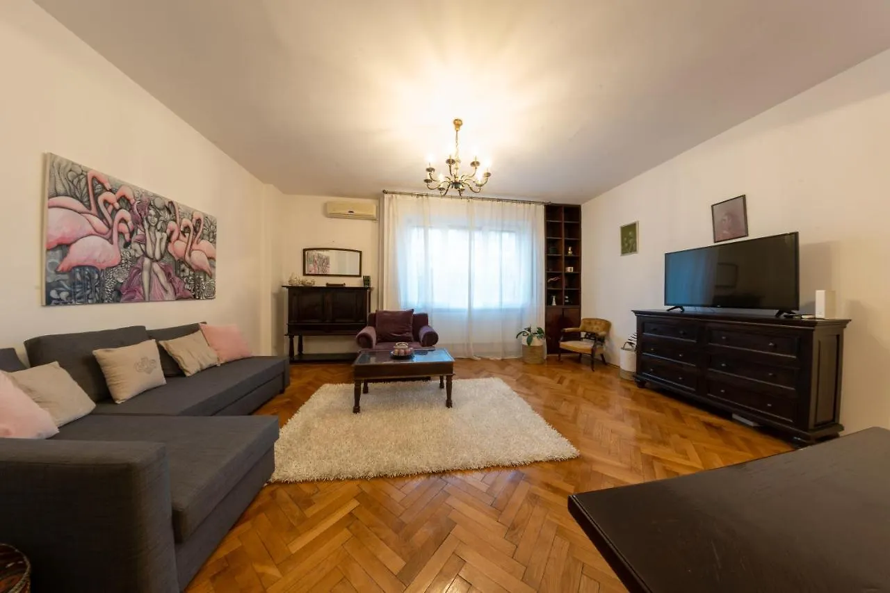 Rare Vintage 1Br Apt W Balcony & Self Check In Apartment Bucharest