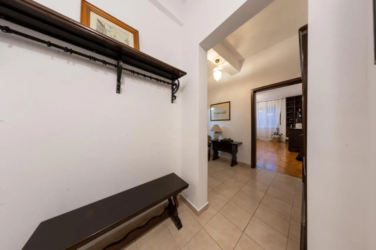 Rare Vintage 1Br Apt W Balcony & Self Check In Apartment Bucharest Romania