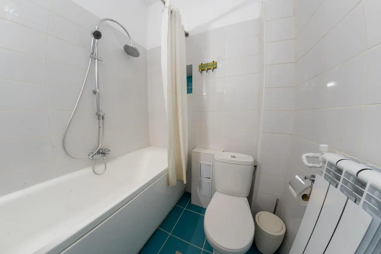 Rare Vintage 1Br Apt W Balcony & Self Check In Apartment Bucharest