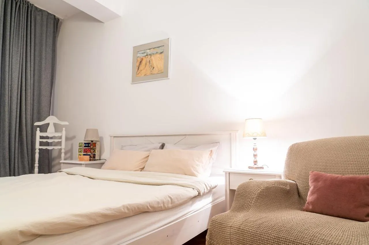 Rare Vintage 1Br Apt W Balcony & Self Check In Apartment Bucharest